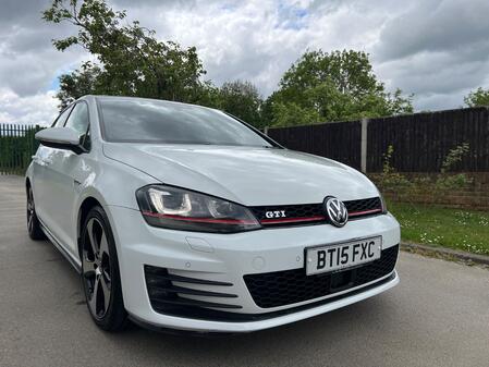 VOLKSWAGEN GOLF 2.0 TSI BlueMotion Tech GTI